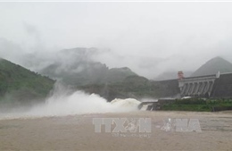 18 giờ sẽ đóng 2 cửa xả tại Thủy điện Sơn La và Hòa Bình 